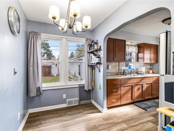 Residentialhouse for sale picture with an address of  619 Fairfax Street in Altoona and a list price of 180000