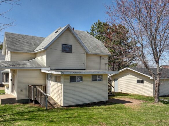 623 E Miner Avenue, Ladysmith, WI