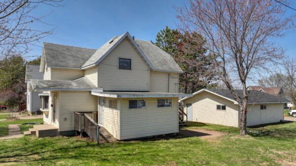 623 E Miner Avenue, Ladysmith, WI
