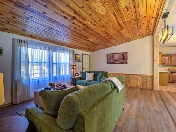 Residentialhouse for sale picture with an address of  6239 Peterson Road in Webster and a list price of 219000