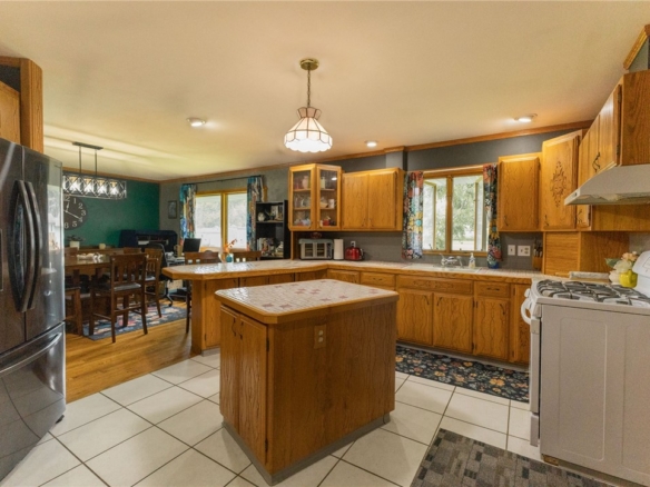 Residentialhouse for sale picture with an address of  642 6th Street in Owen and a list price of 237000