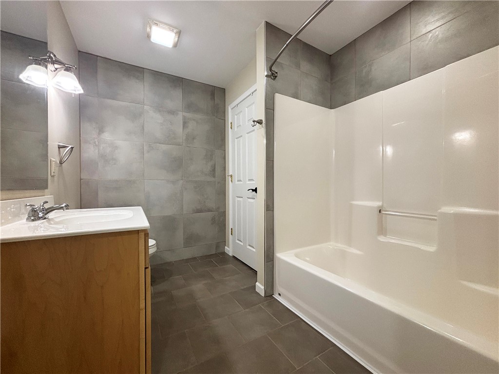 735-Diamond-Rice-Lake-WI-54868-6