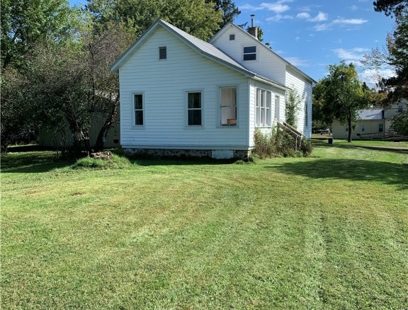 Residentialhouse for sale picture with an address of  807 3rd Avenue in Park Falls and a list price of 69900