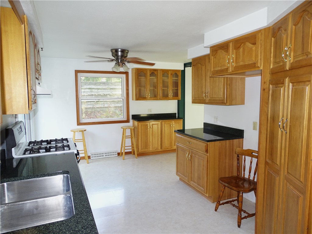 812-11th-Durand-WI-54736-2