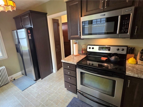 Residentialhouse for sale picture with an address of  812 3rd Avenue in Eau Claire and a list price of 294900