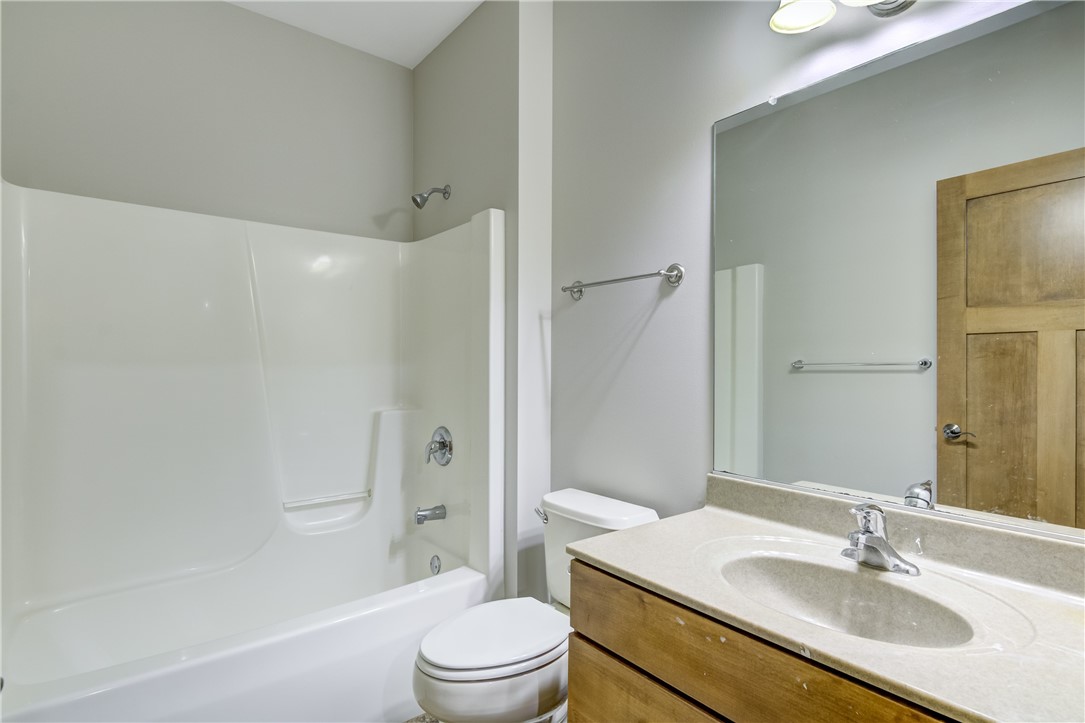 907-Sandalwood-Altoona-WI-54720-6