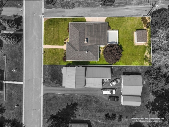 Residentialhouse for sale picture with an address of  924 Superior Street in Spooner and a list price of 310000