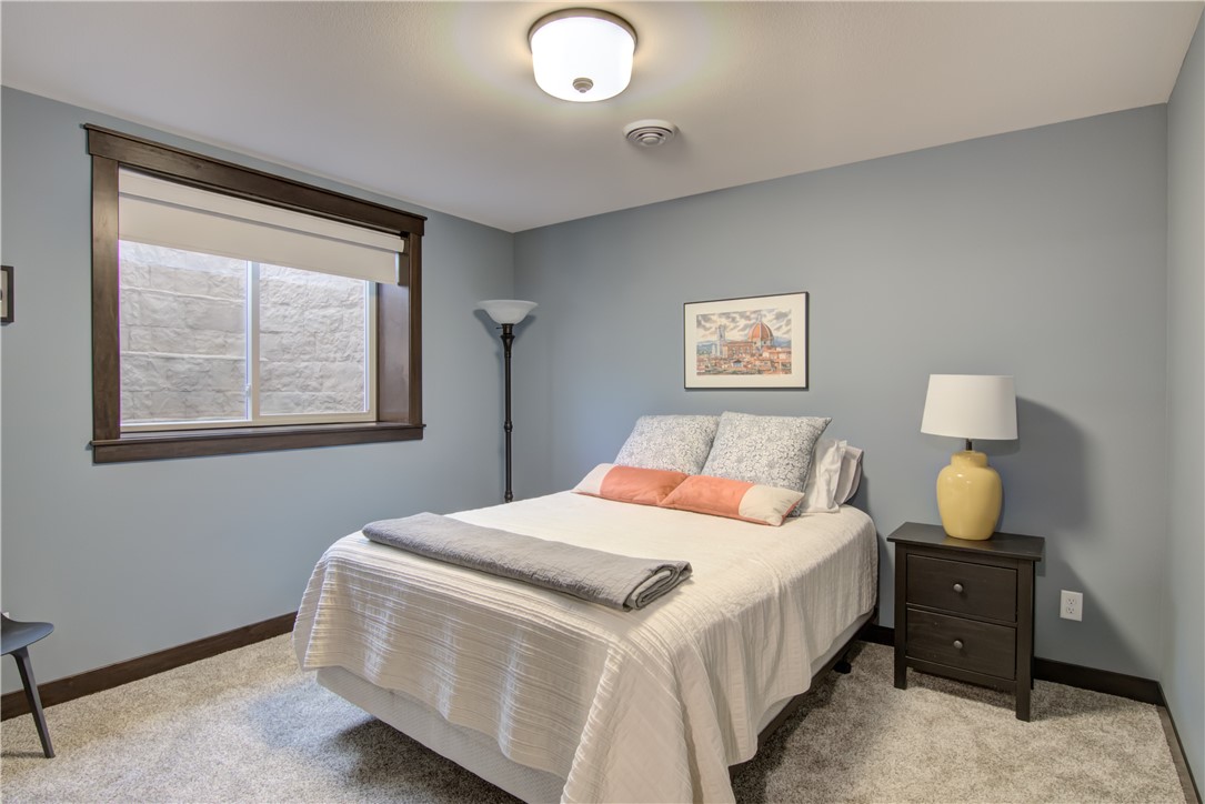 E5225-Queens-Eleva-WI-54738-4