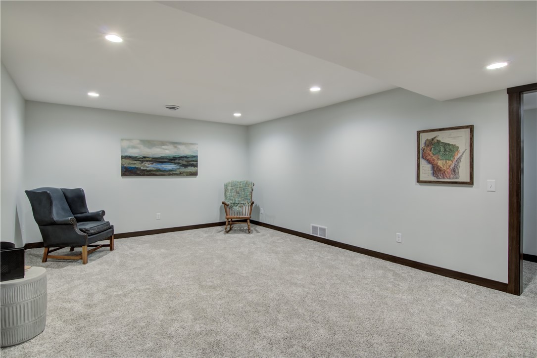 E5225-Queens-Eleva-WI-54738-5