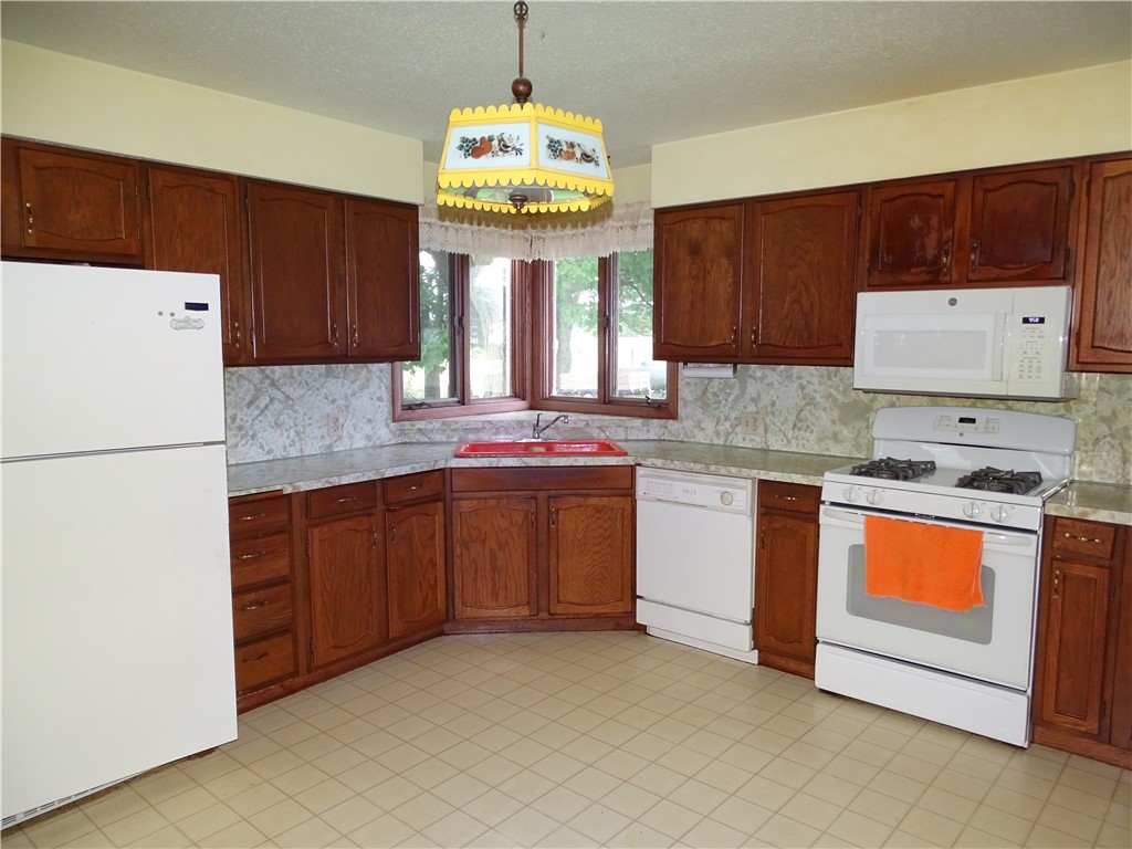 N409-County-Road-D-Eau-Galle-WI-54737-1