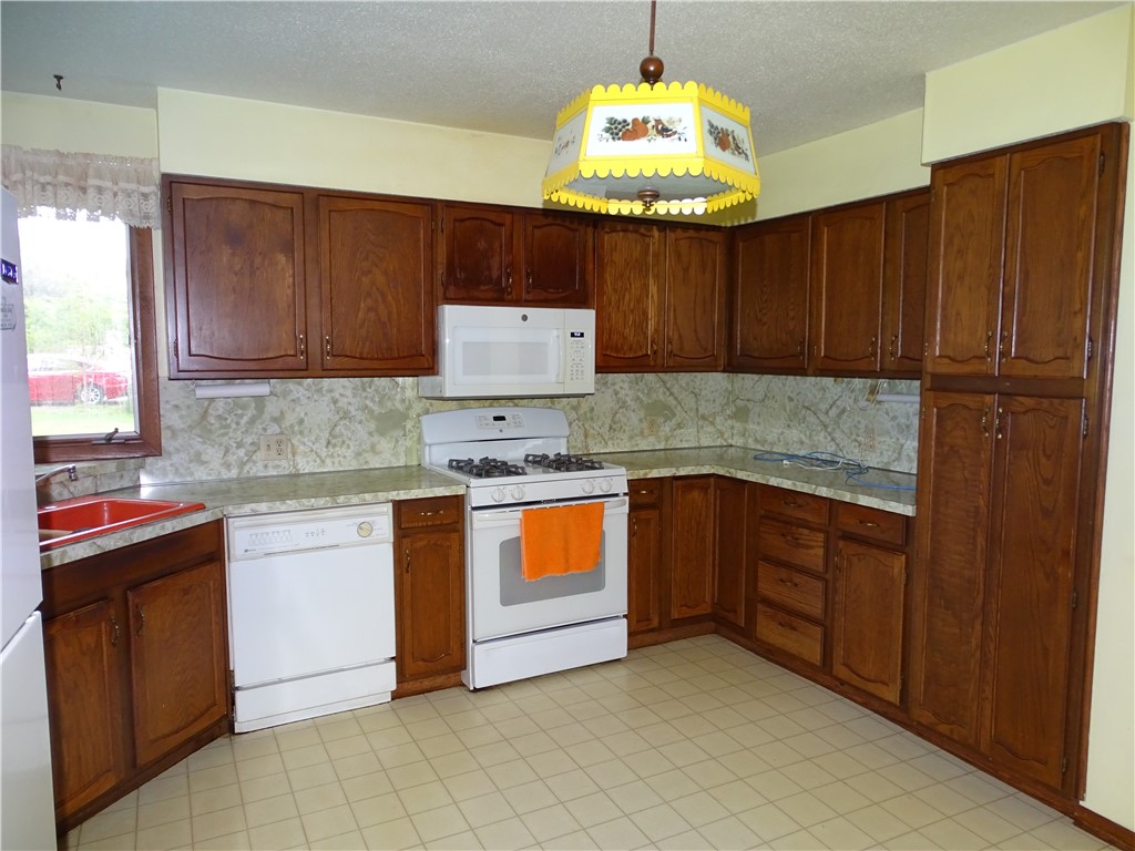 N409-County-Road-D-Eau-Galle-WI-54737-2