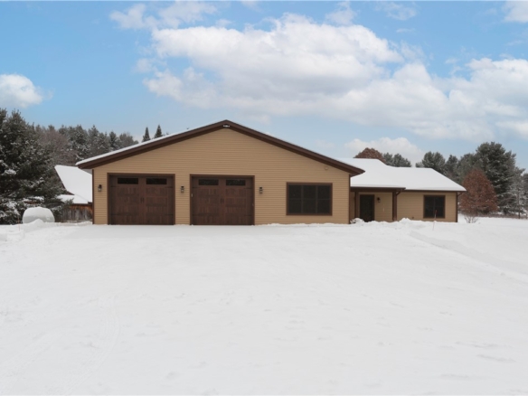 Residentialhouse for sale picture with an address of  N6785 865th Street in Elk Mound and a list price of 509500