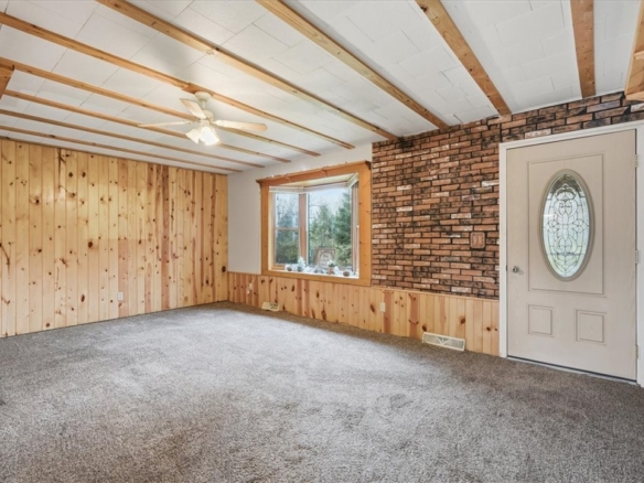 Residentialhouse for sale picture with an address of  N6909 Elm Road in Ladysmith and a list price of 199900