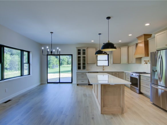 Residentialhouse for sale picture with an address of  S9024 Chestnut Road in Eau Claire and a list price of 698400