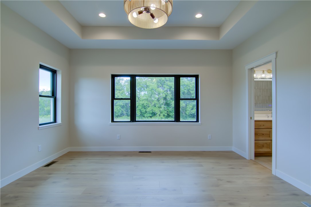 S9024-Chestnut-Eau-Claire-WI-54701-4