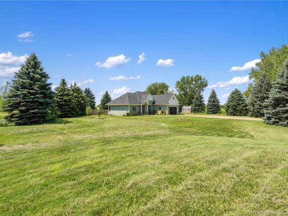 Residentialhouse for sale picture with an address of  W11011 470th Avenue in Prescott and a list price of 599000