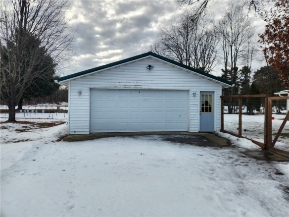 Residentialhouse for sale picture with an address of  100 Locust Drive in Hixton and a list price of 239900