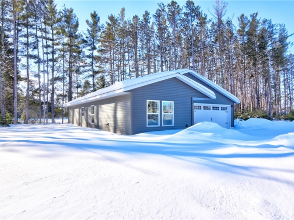 Residentialhouse for sale picture with an address of  10520 Nightingale Court in Hayward and a list price of 329450