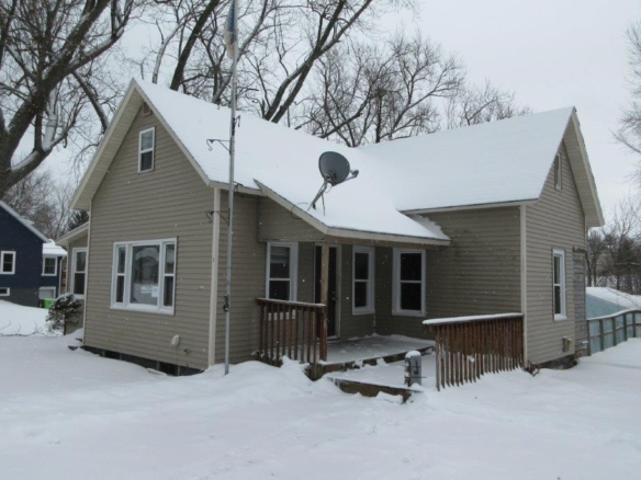 Residentialhouse for sale picture with an address of  110 9th Street in Neillsville and a list price of 54900