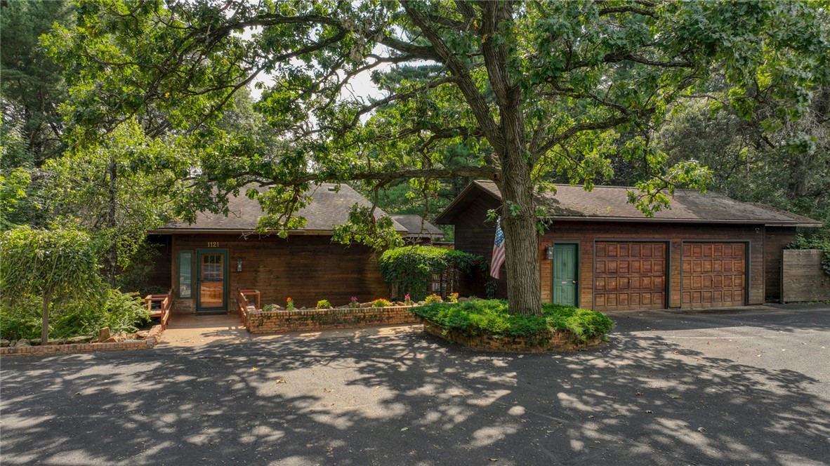 1121 Lowes Creek Road Eau Claire WI 54701