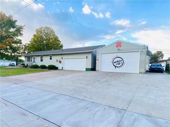 Residentialhouse for sale picture with an address of  113 St. Patrick Street in Rice Lake and a list price of 339900