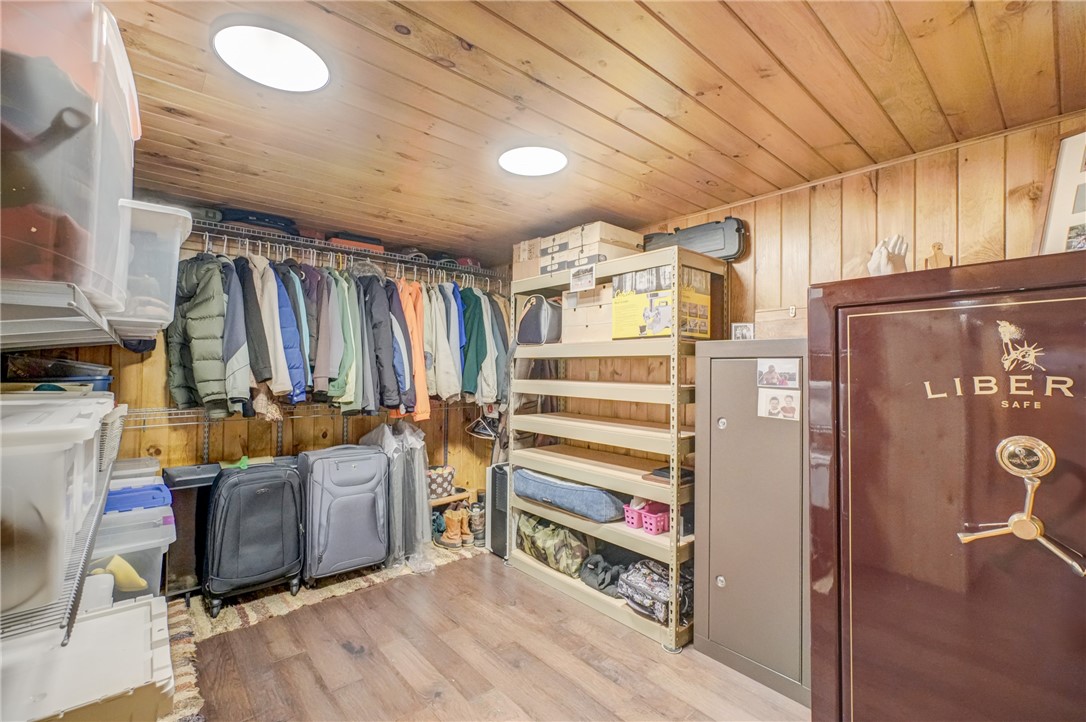 12416-Roberts-Hayward-WI-54843-6