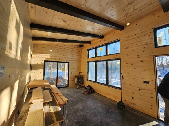 Residentialhouse for sale picture with an address of  12989W Atlas Lane in Hayward and a list price of 465000