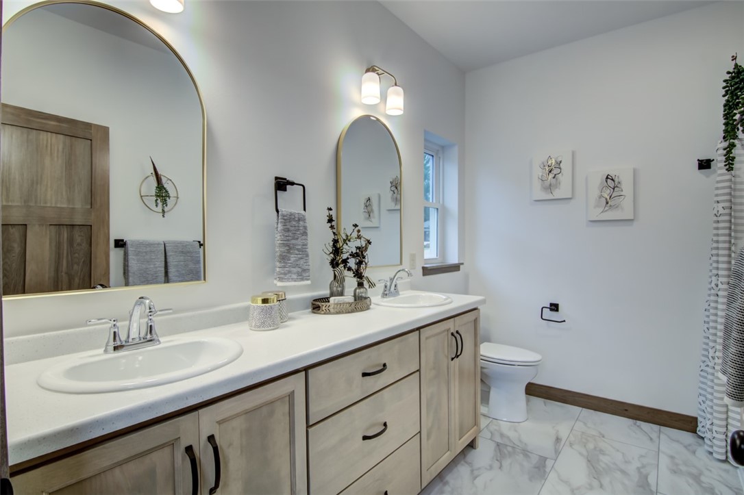 1372-Pebble-Beach-Altoona-WI-54720-6