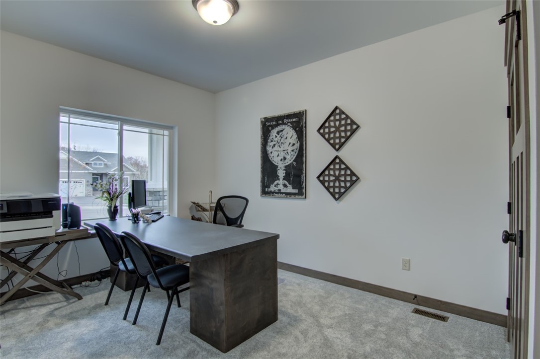 1372-Pebble-Beach-Altoona-WI-54720-7