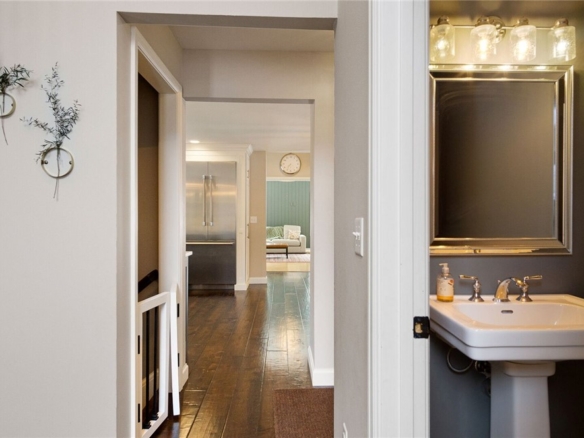 Residentialhouse for sale picture with an address of  139 Canterbury Road in Eau Claire and a list price of 844900