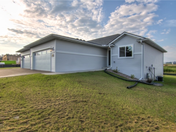 Residentialhouse for sale picture with an address of  146 Randall Road in Fall Creek and a list price of 350616