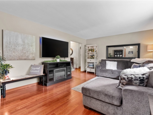 Residentialhouse for sale picture with an address of  1516 Mitscher Avenue in Eau Claire and a list price of 299000