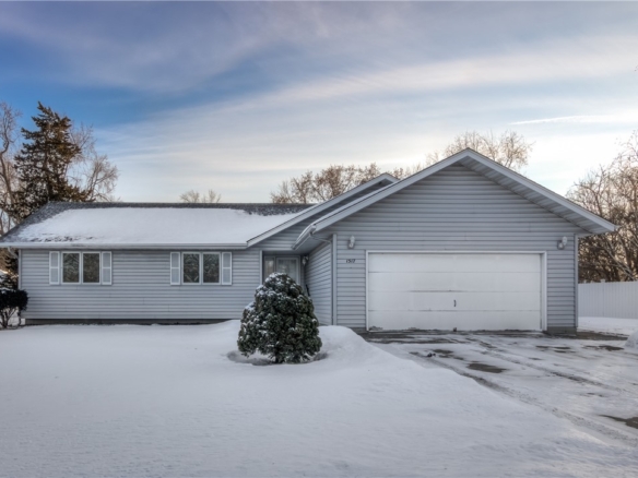 Residentialhouse for sale picture with an address of  1517 Clairemont Avenue in Eau Claire and a list price of 319900