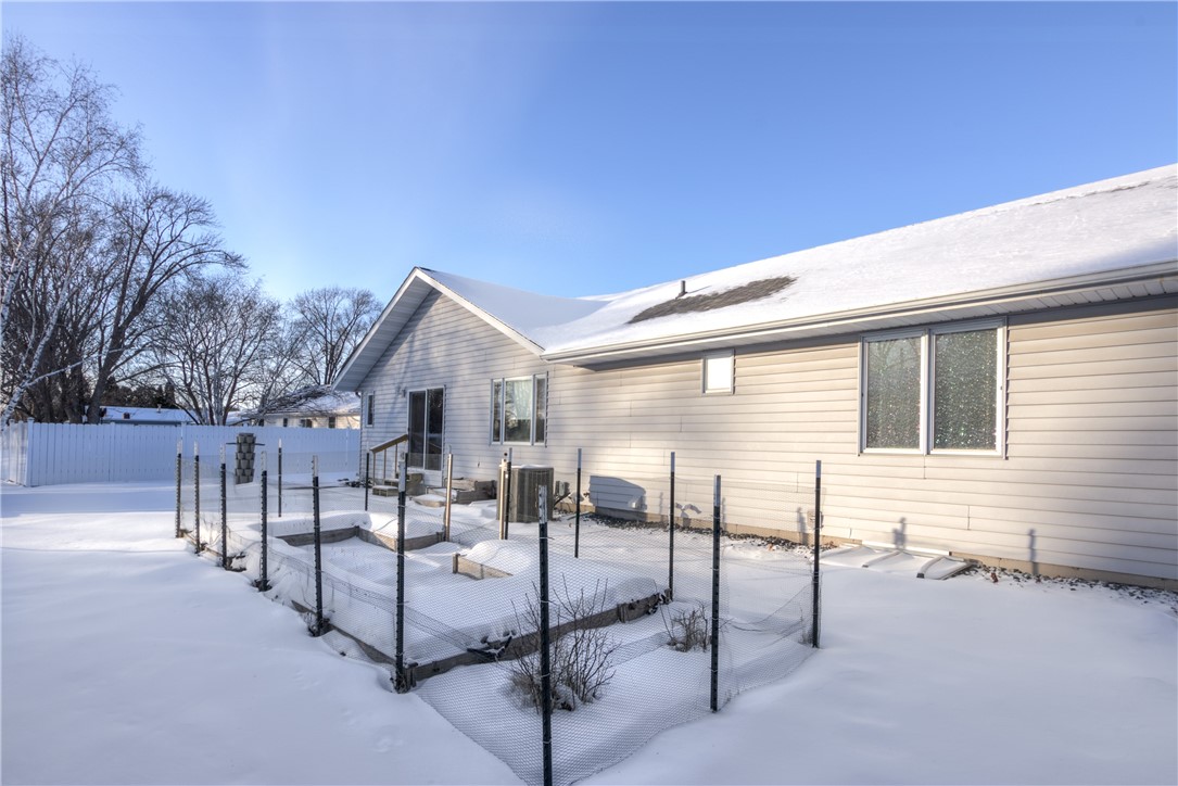 1517-Clairemont-Eau-Claire-WI-54701-7
