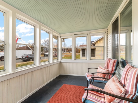 Residentialhouse for sale picture with an address of  1524 Lyndale Avenue in Eau Claire and a list price of 199999