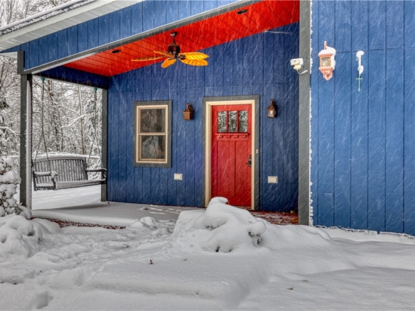 Residentialhouse for sale picture with an address of  15531 Hospital Road in Hayward and a list price of 345000