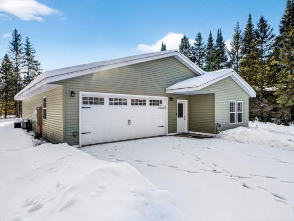 Residentialhouse for sale picture with an address of  15565 Pine Point Drive in Hayward and a list price of 339900