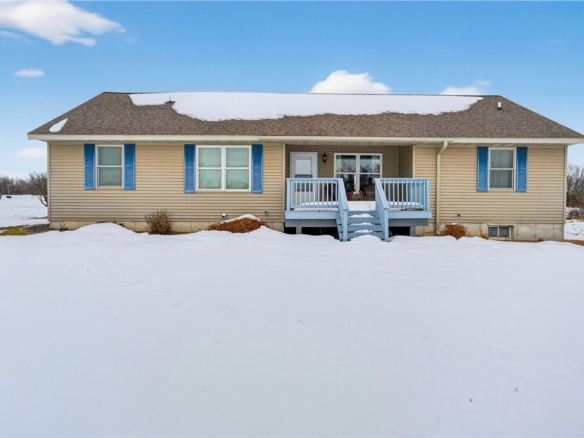 Residentialhouse for sale picture with an address of  1655 Dani's Way Way in Cumberland and a list price of 369000