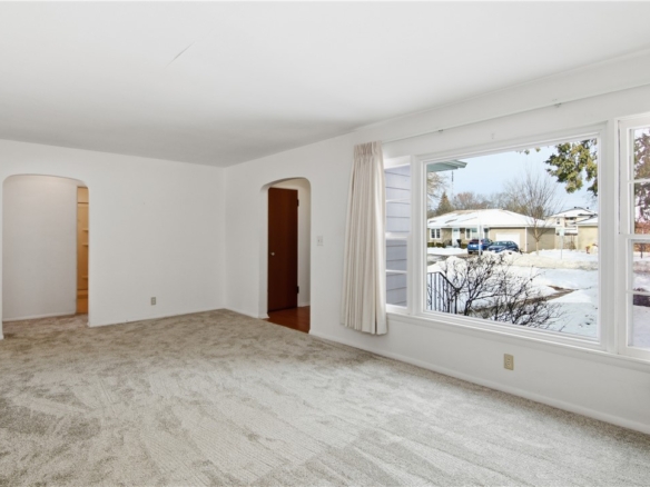 Residentialhouse for sale picture with an address of  1709 Hopkins Avenue in Eau Claire and a list price of 250000