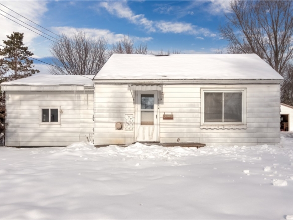 Residentialhouse for sale picture with an address of  2214 Fenner Street in Eau Claire and a list price of 89900