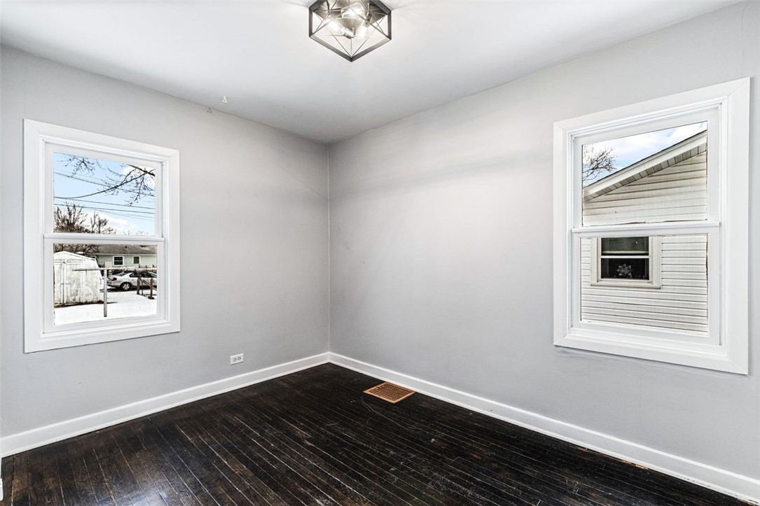 2214-Sherwin-Eau-Claire-WI-54701-4