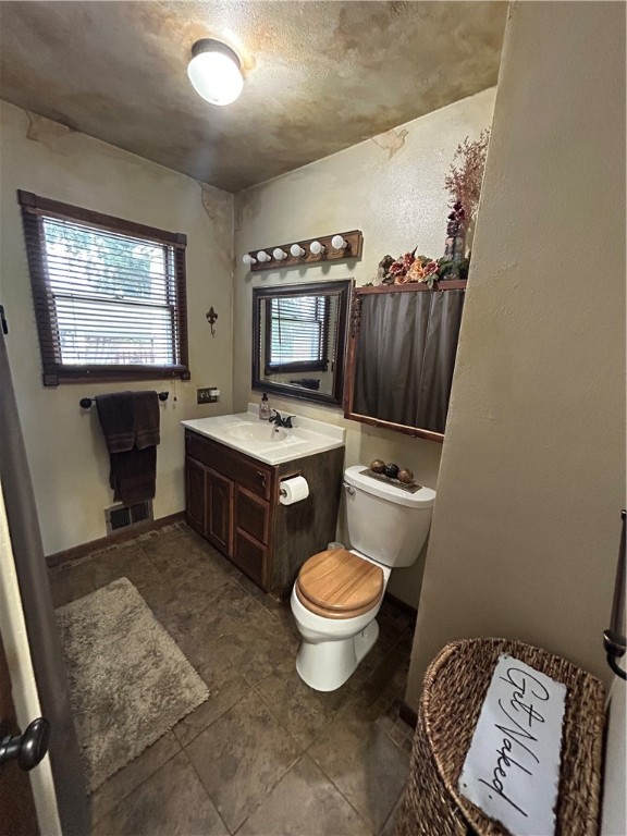 2226-Valley-View-Eau-Claire-WI-54703-4