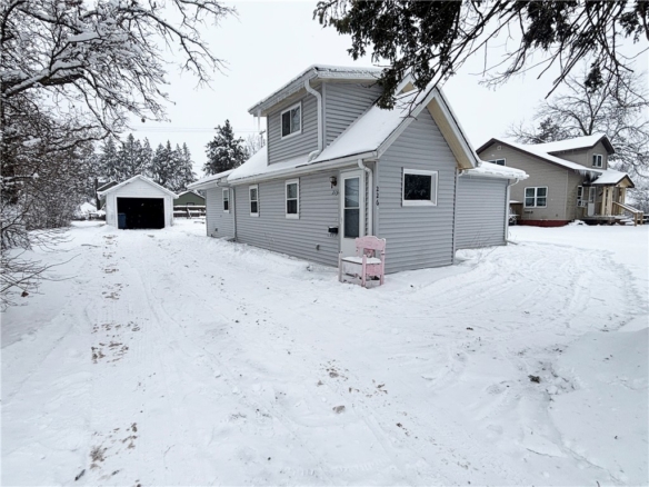 Residentialhouse for sale picture with an address of  226 Franklin Avenue in Barron and a list price of 139900