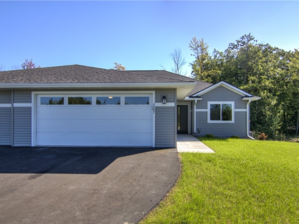 Residentialhouse for sale picture with an address of  2287 Carlone Street in Cumberland and a list price of 325312