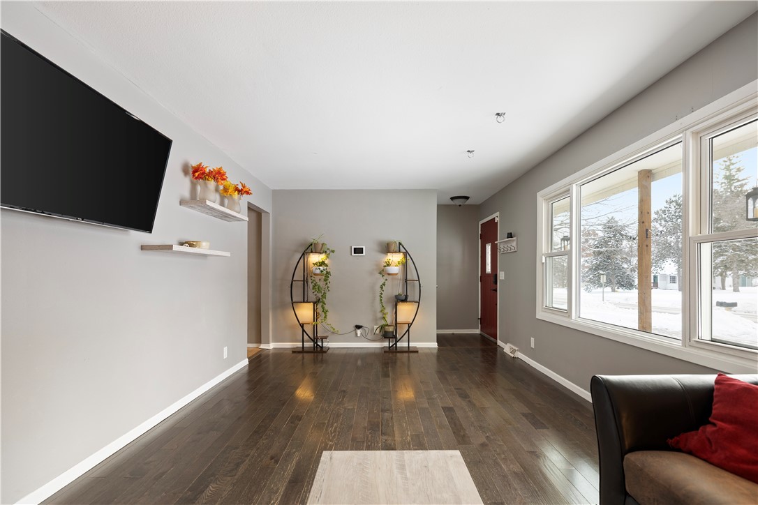 2508-Hamilton-Eau-Claire-WI-54701-1