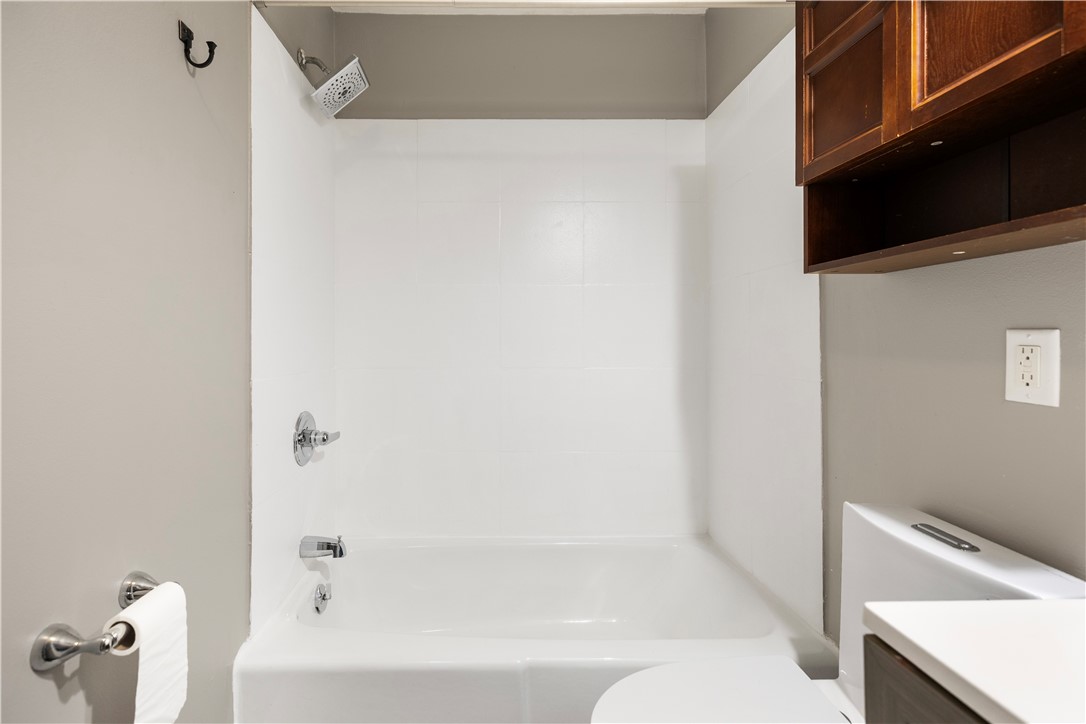 2508-Hamilton-Eau-Claire-WI-54701-5