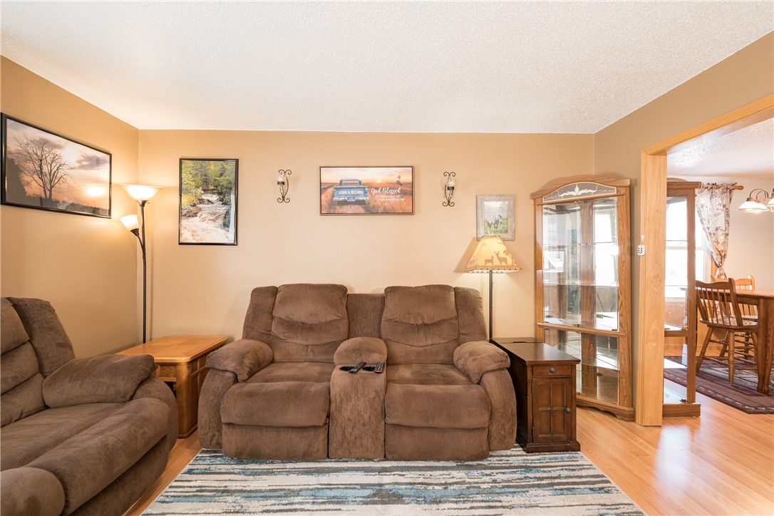 255-Vine-Mondovi-WI-54755-1