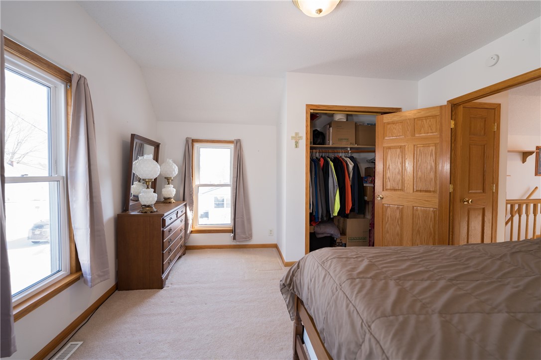 255-Vine-Mondovi-WI-54755-6