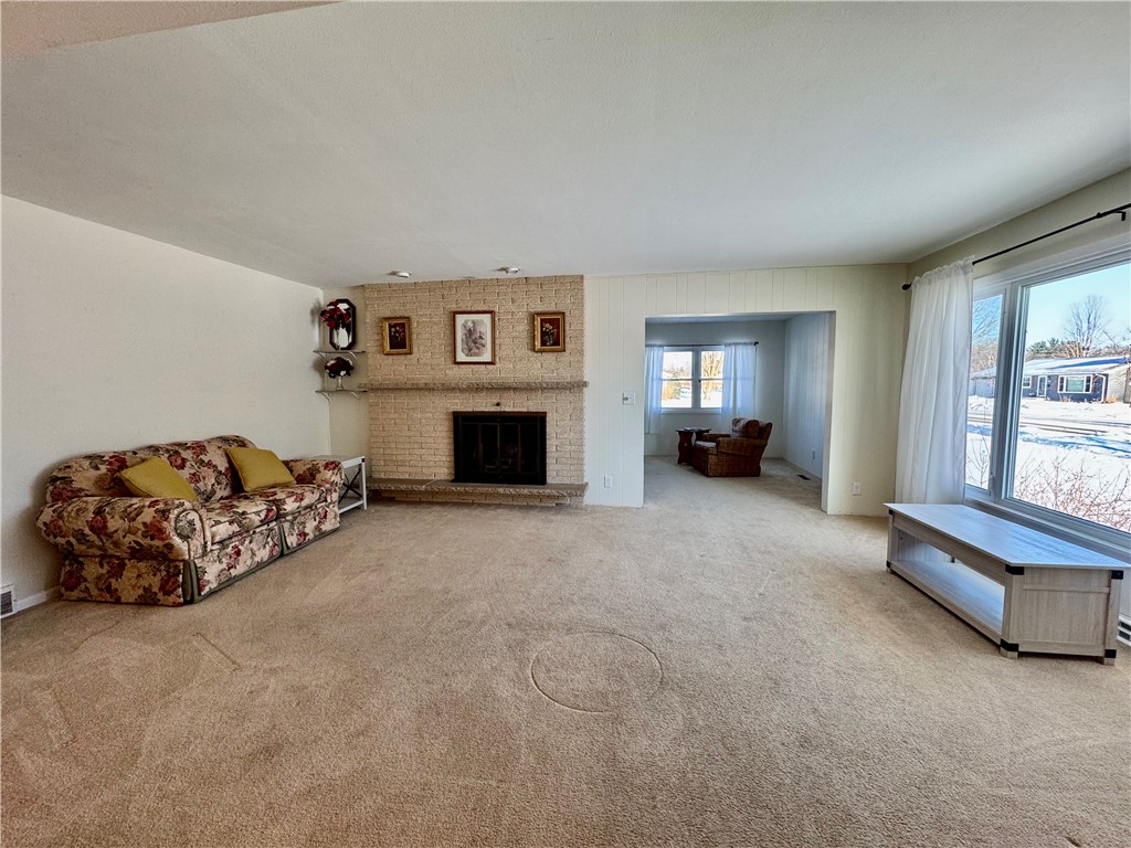 2706-Nimitz-Eau-Claire-WI-54701-3