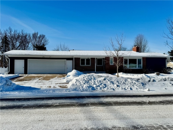 Residentialhouse for sale picture with an address of  2706 Nimitz Street in Eau Claire and a list price of 365000